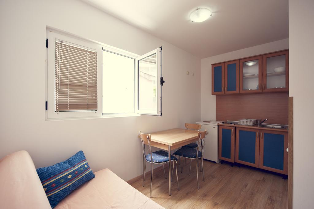 Lyon Apartments Budva Cameră foto