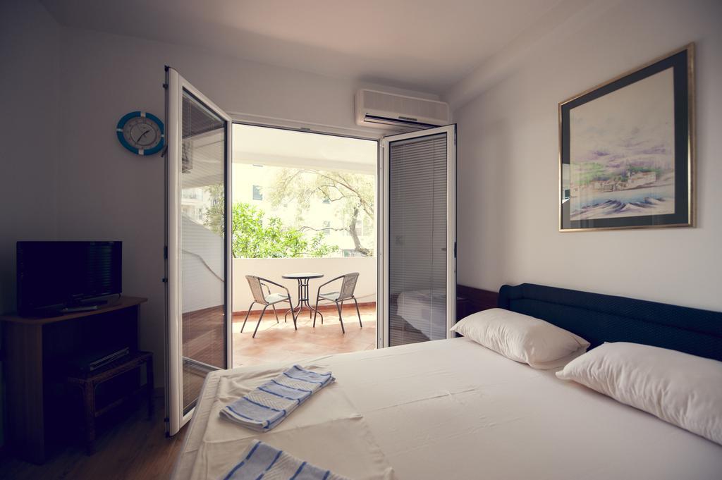 Lyon Apartments Budva Cameră foto