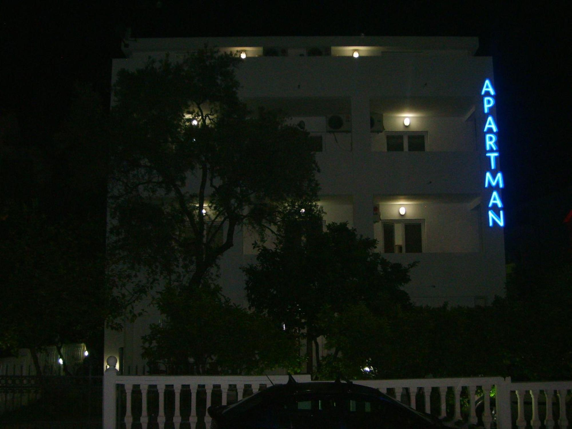 Lyon Apartments Budva Exterior foto